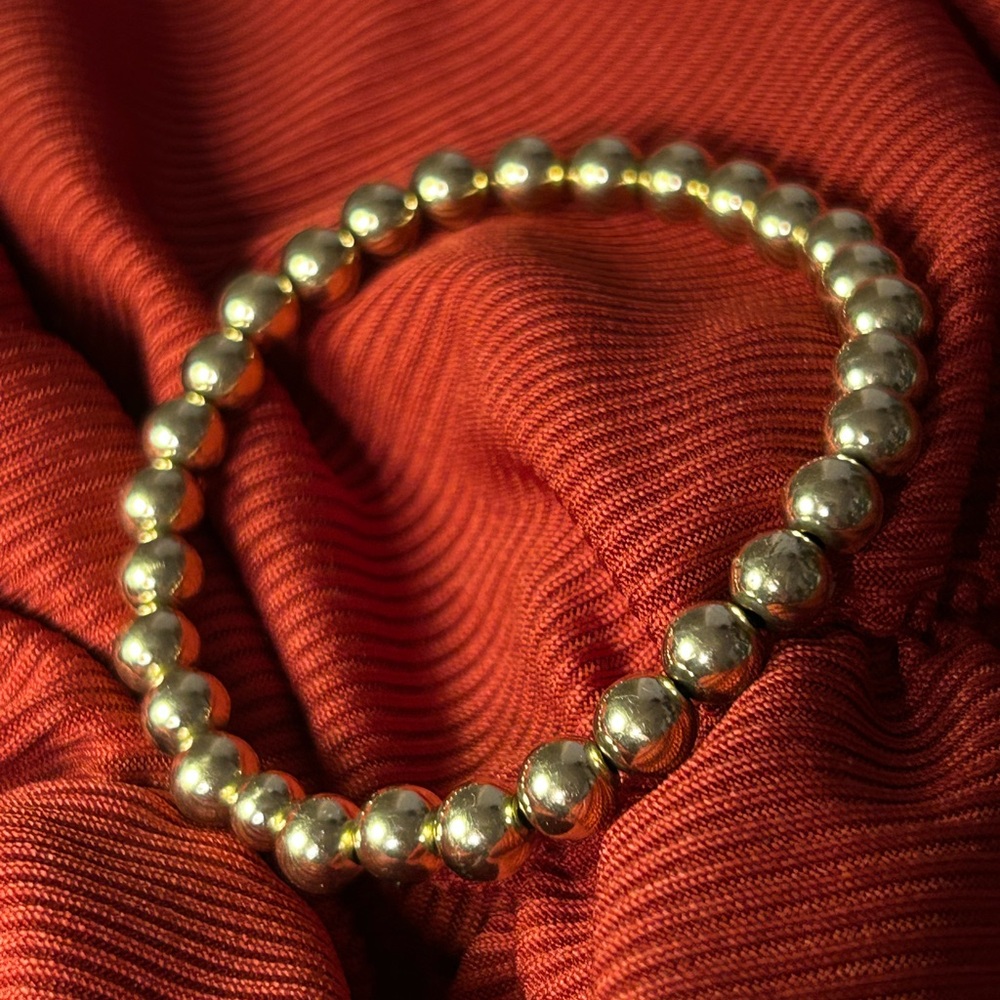 Elegant Gold Beaded Bracelet